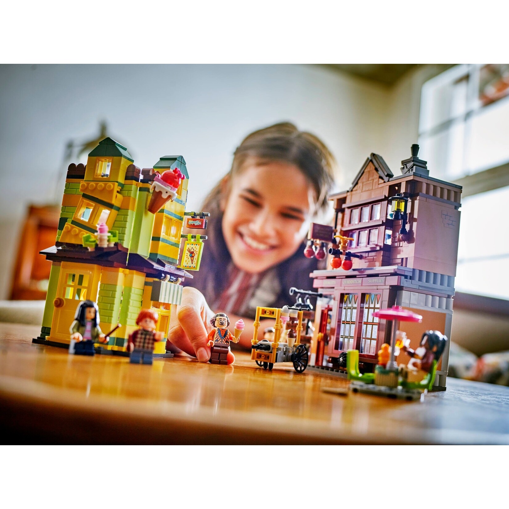 LEGO Zwik & Zwachtels Zwerkbalpaleis en ijssalon - 76452