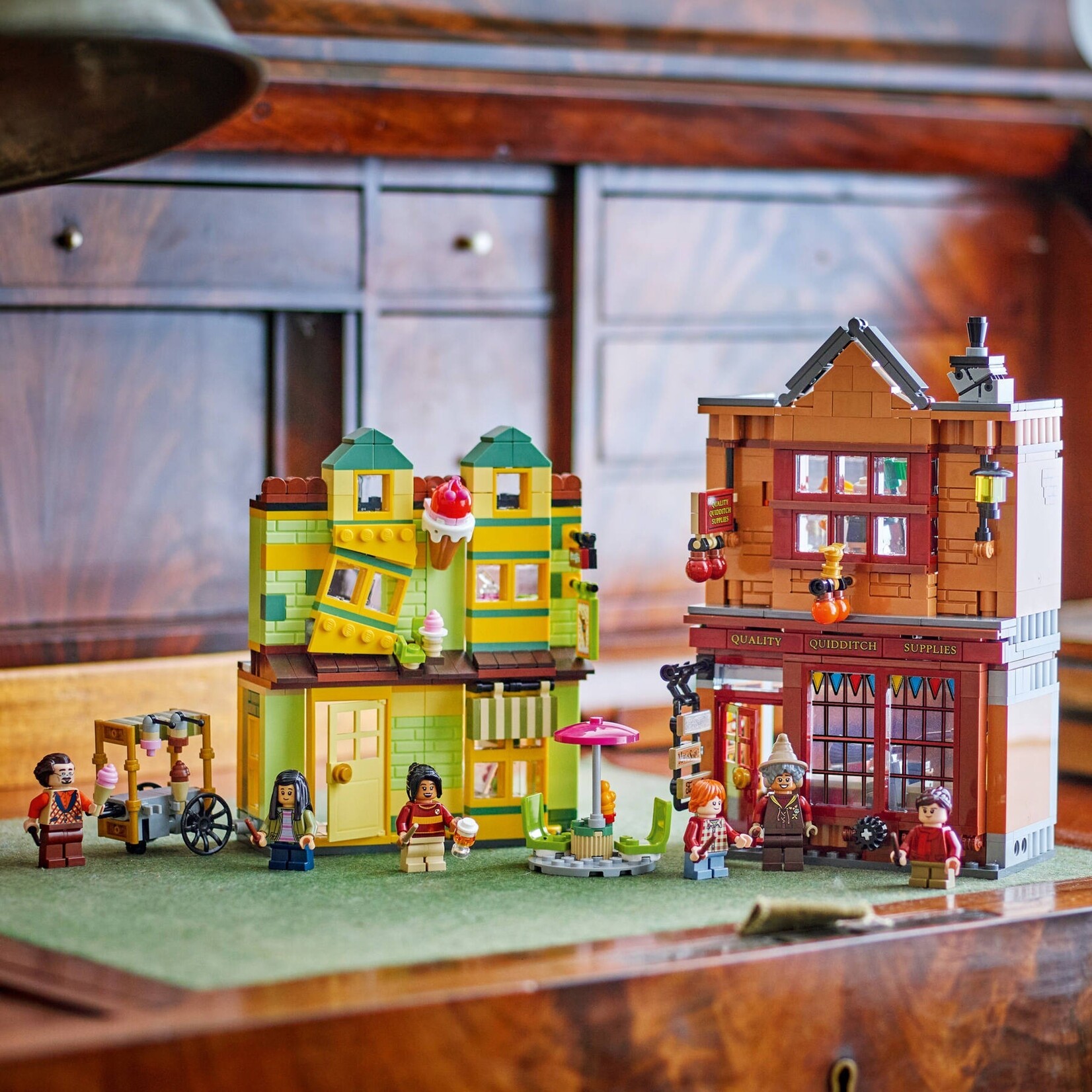 LEGO Zwik & Zwachtels Zwerkbalpaleis en ijssalon - 76452
