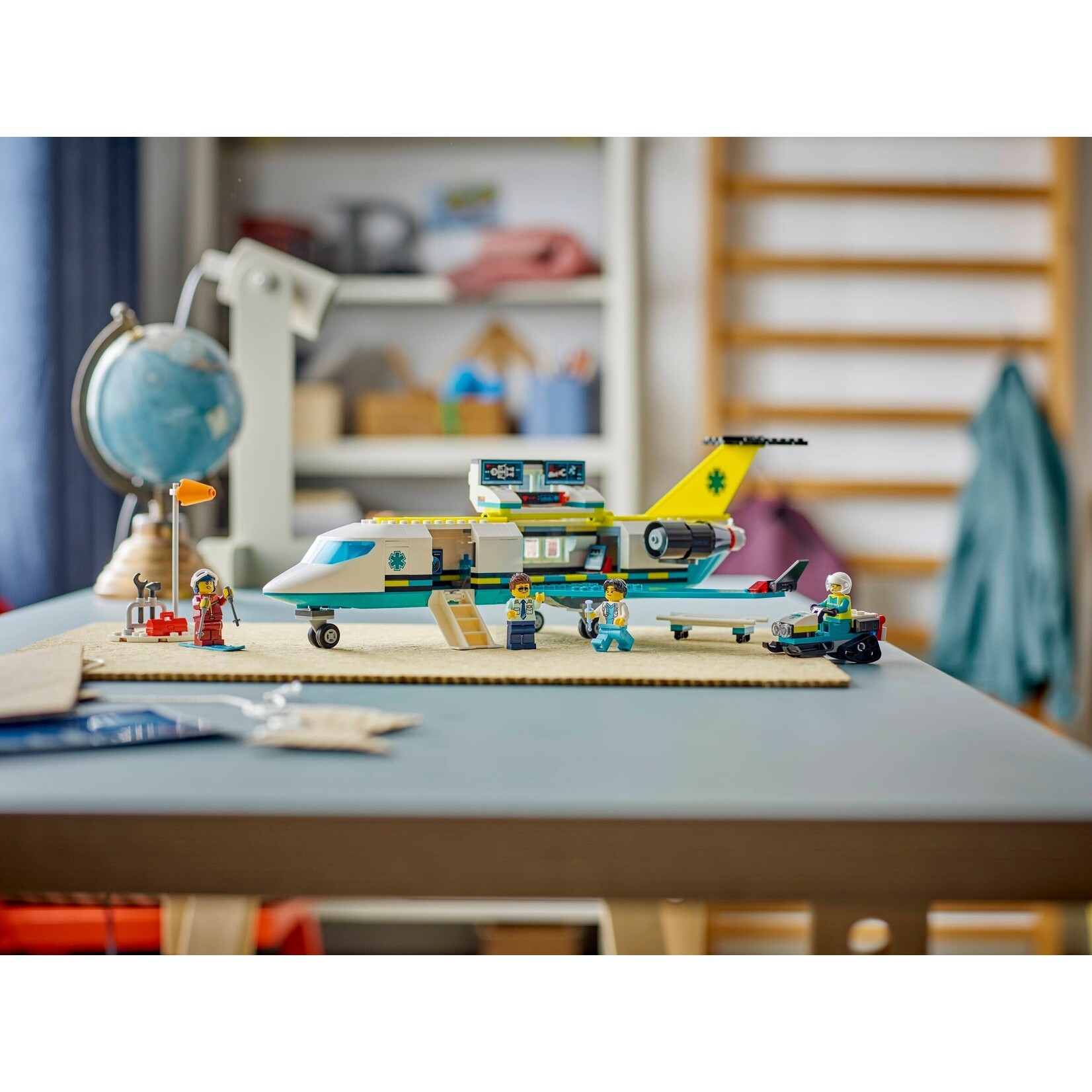 LEGO Ambulancevliegtuig - 60465