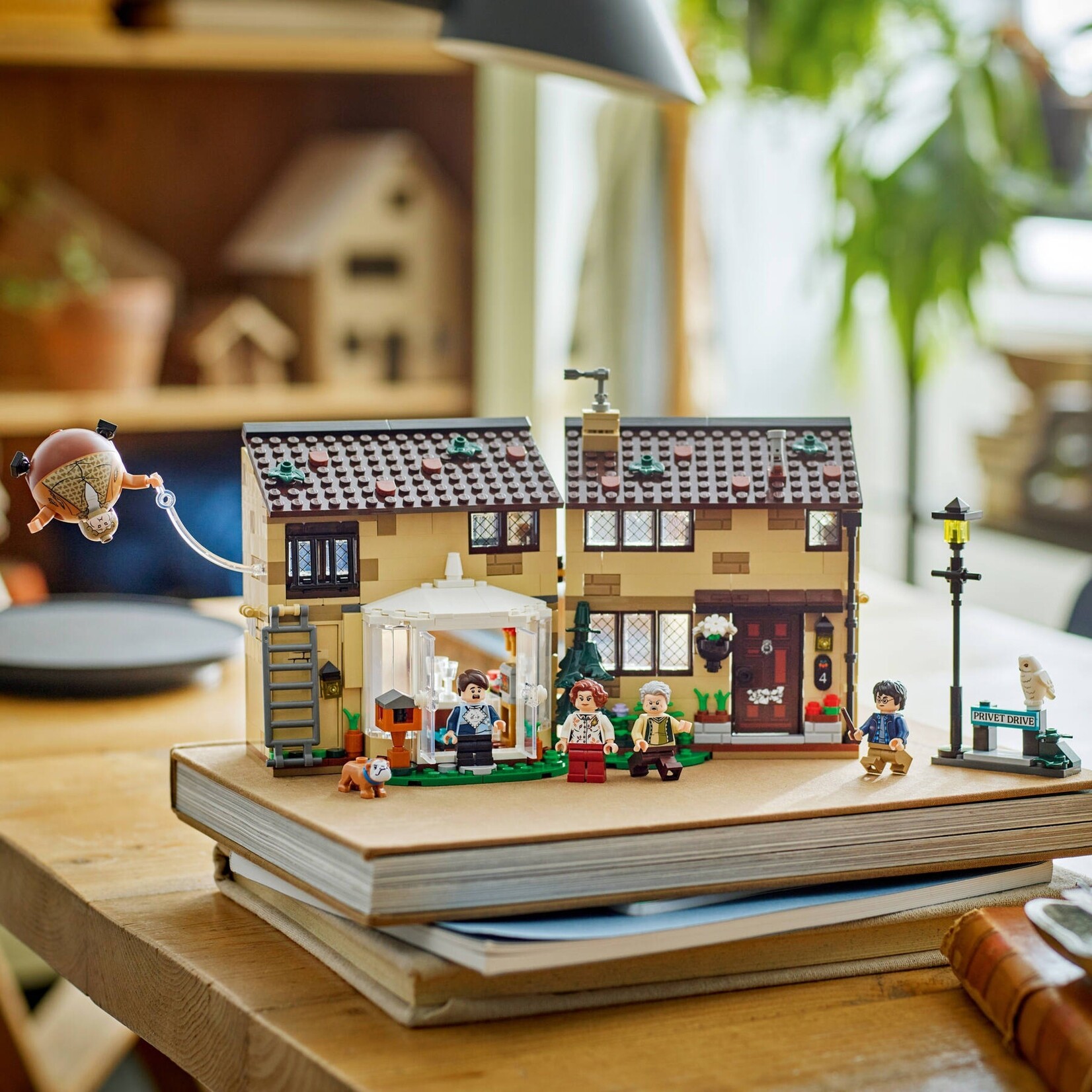LEGO Ligusterlaan: bezoek van tante Margot - 76451