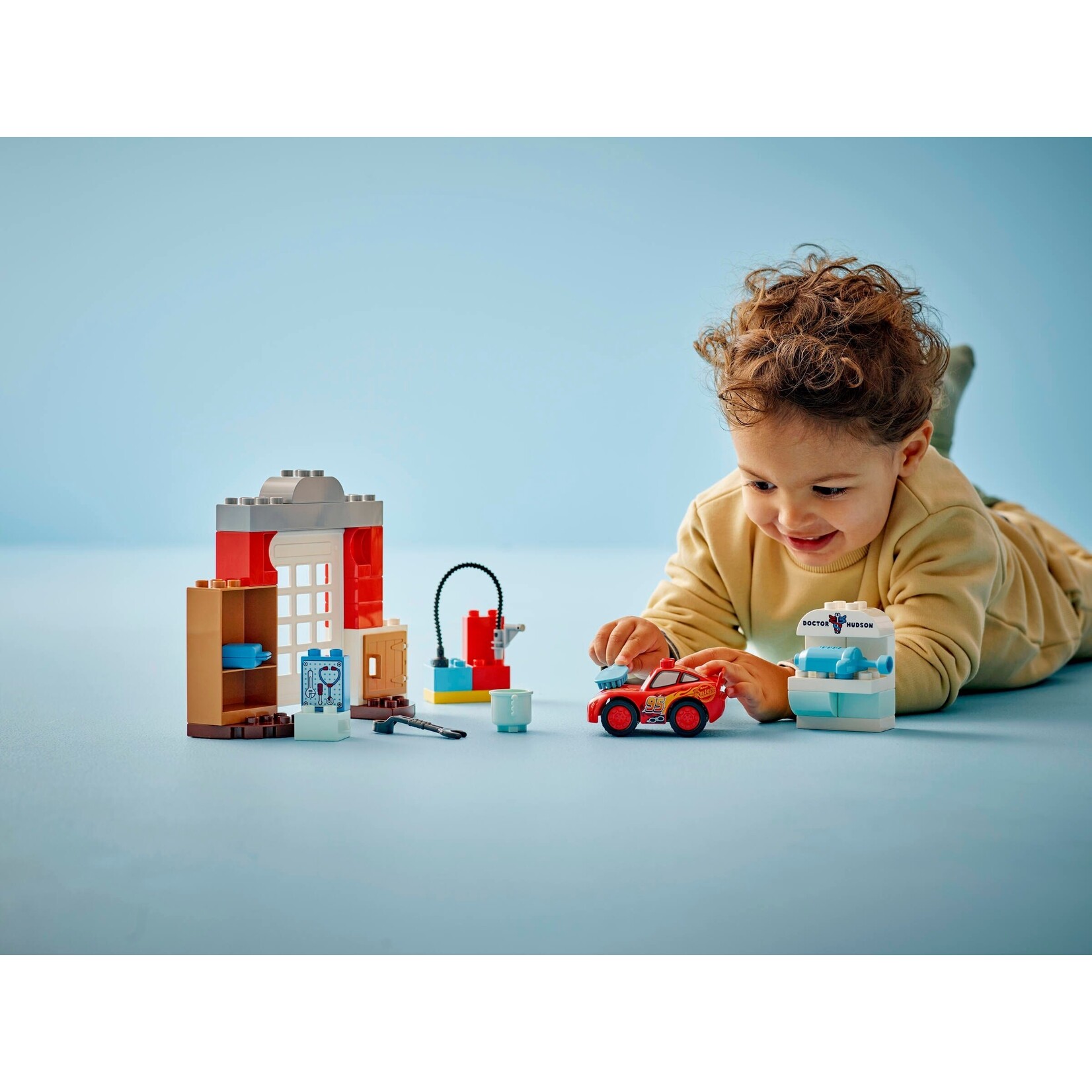 LEGO McQueens bezoek aan Docs garage - 10456