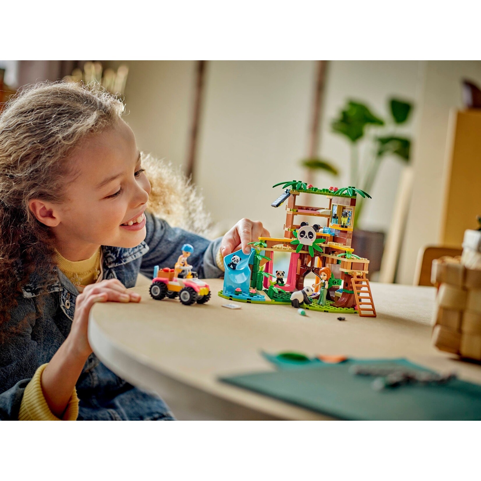 LEGO De pandaopvang - 42648