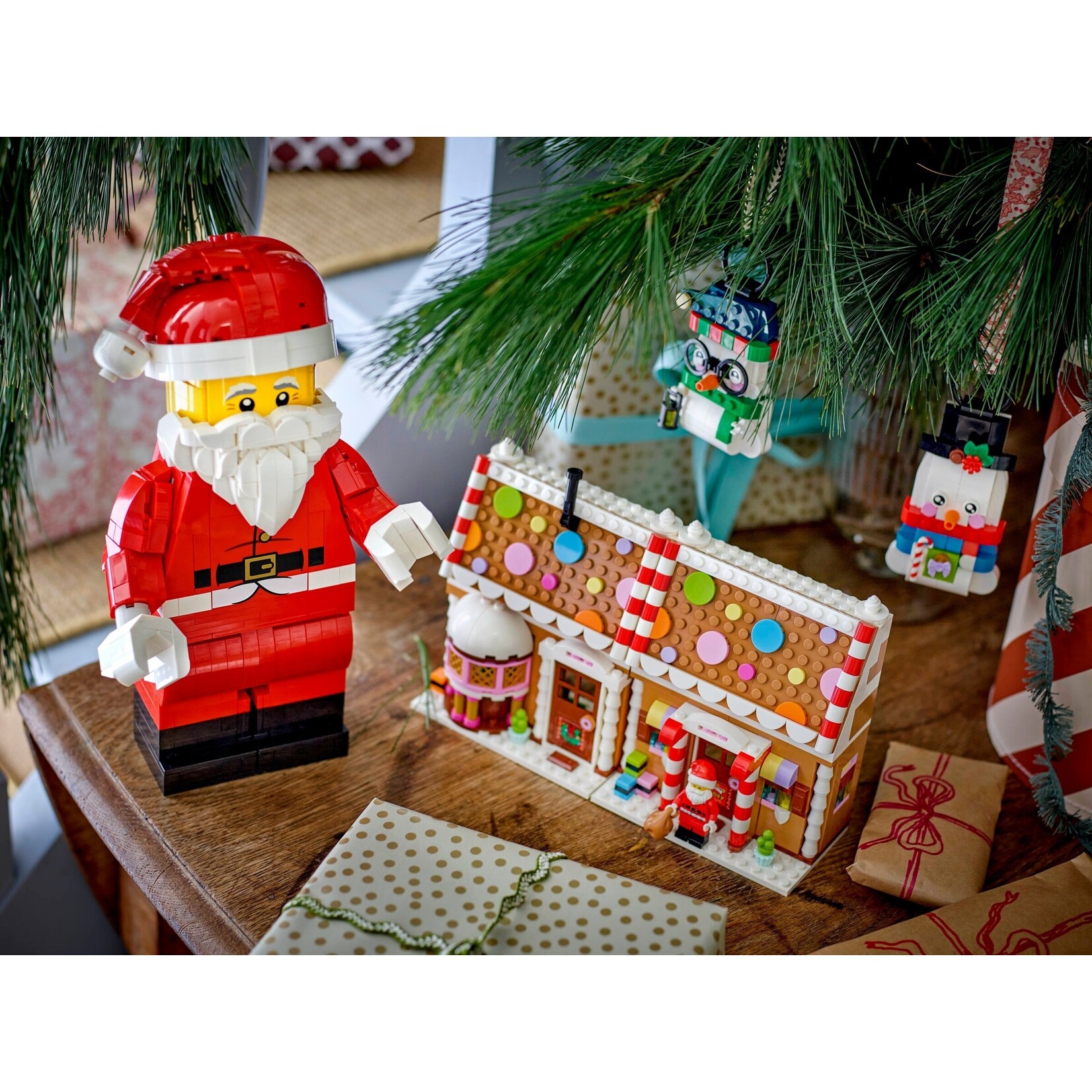 LEGO Grote minifiguur van de Kerstman - 40820