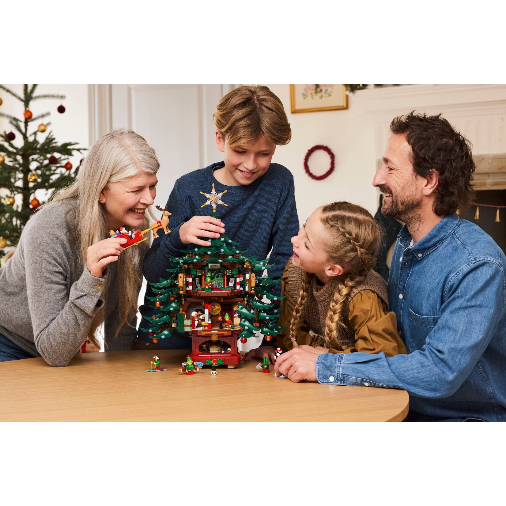 LEGO Decoratieve kerstboom voor het hele gezin - 41843
