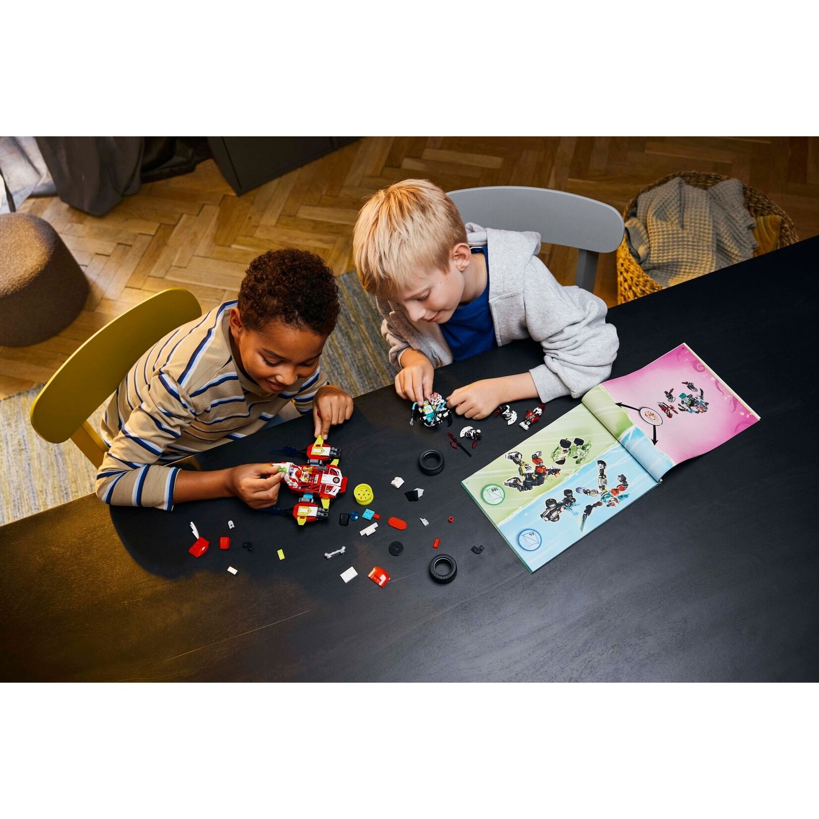 LEGO Coopers tijgermecha en Zero's hot rod auto - 71497