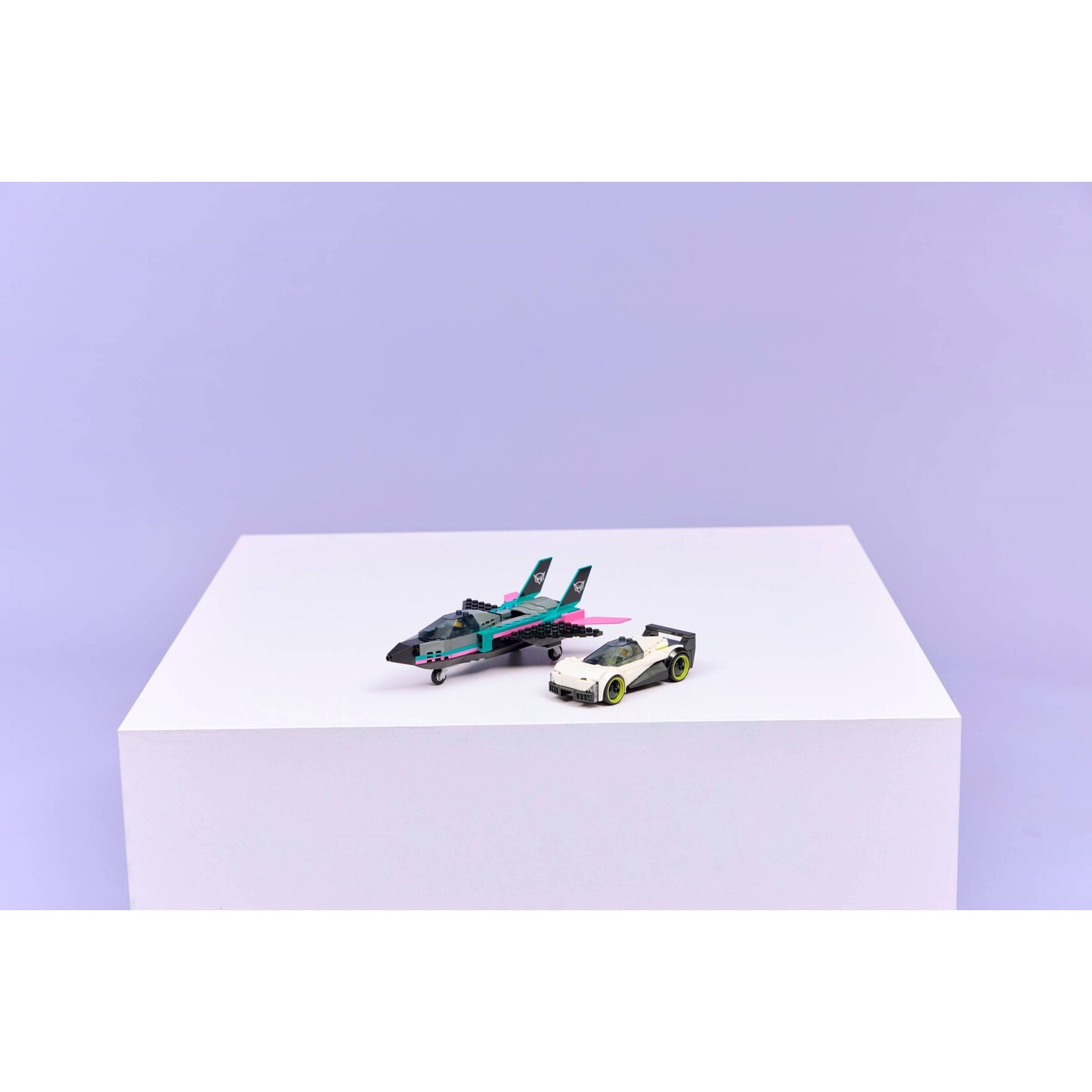 LEGO Straalvliegtuig vs. sportauto  - 60489