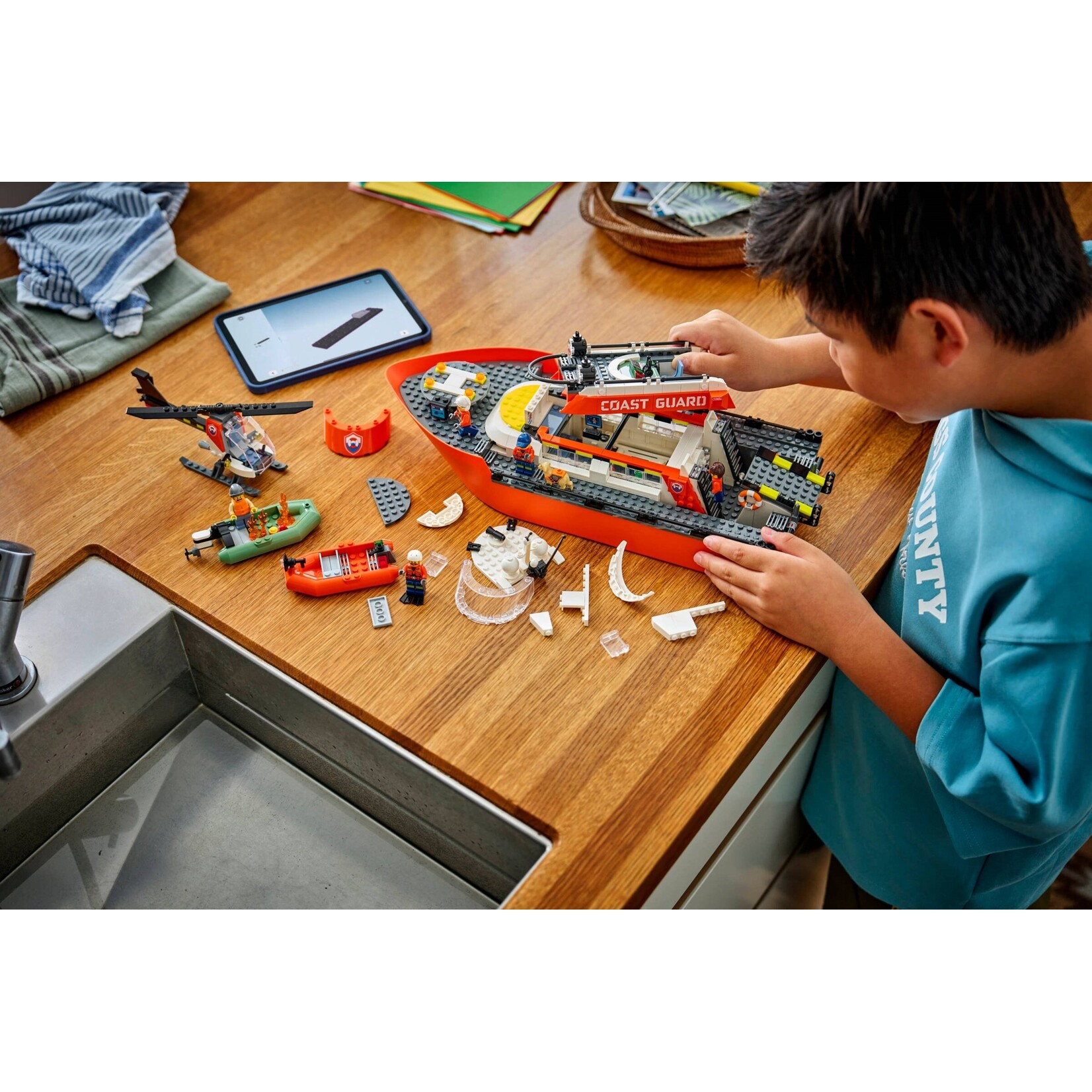 LEGO Kustwacht reddingsboot met helikopter - 60504