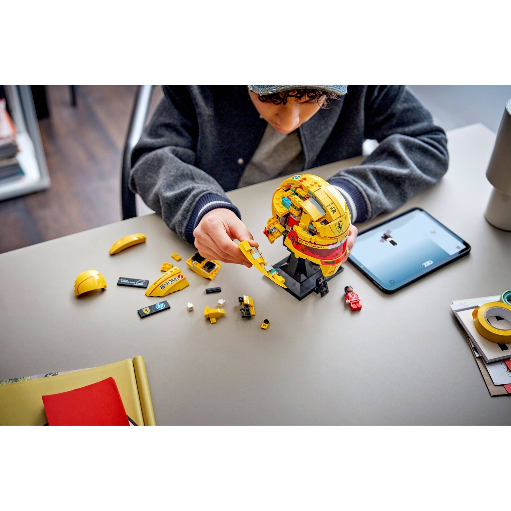 LEGO Scuderia Ferrari HP helm van Lewis Hamilton - 43022