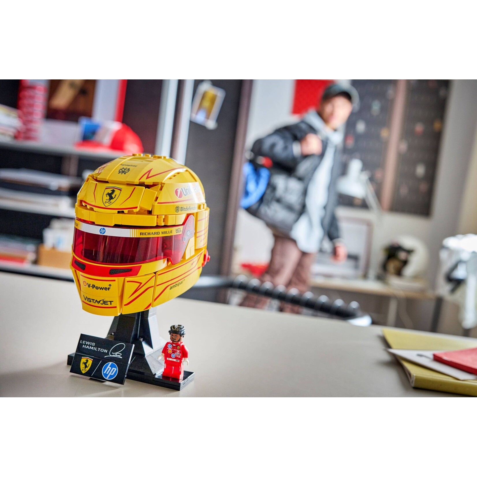 LEGO Scuderia Ferrari HP helm van Lewis Hamilton - 43022