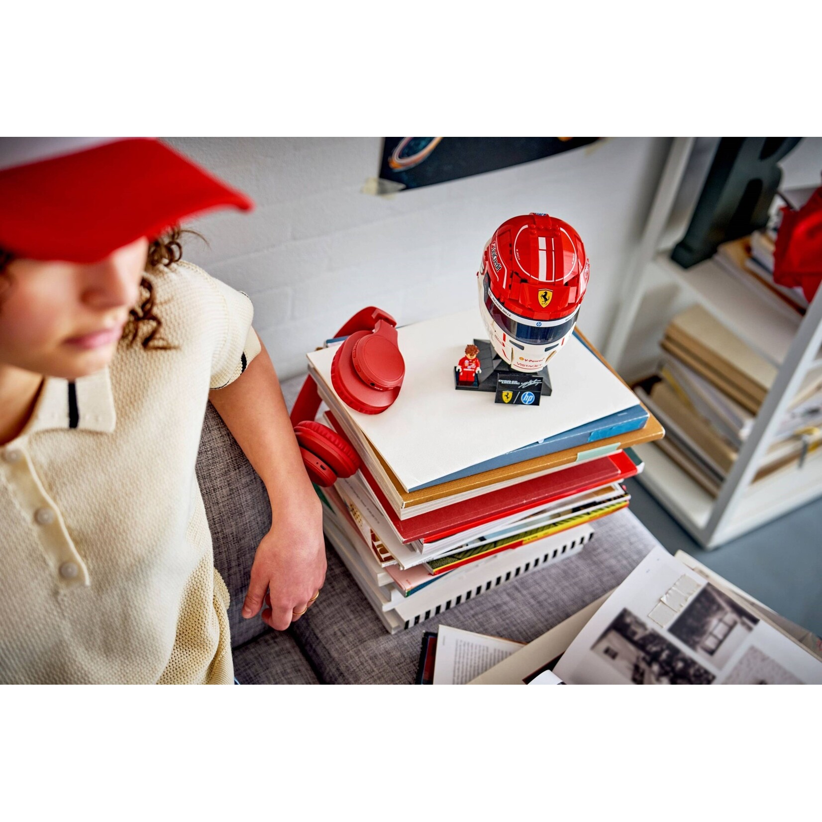 LEGO Scuderia Ferrari HP helm van Charles Leclerc - 43014