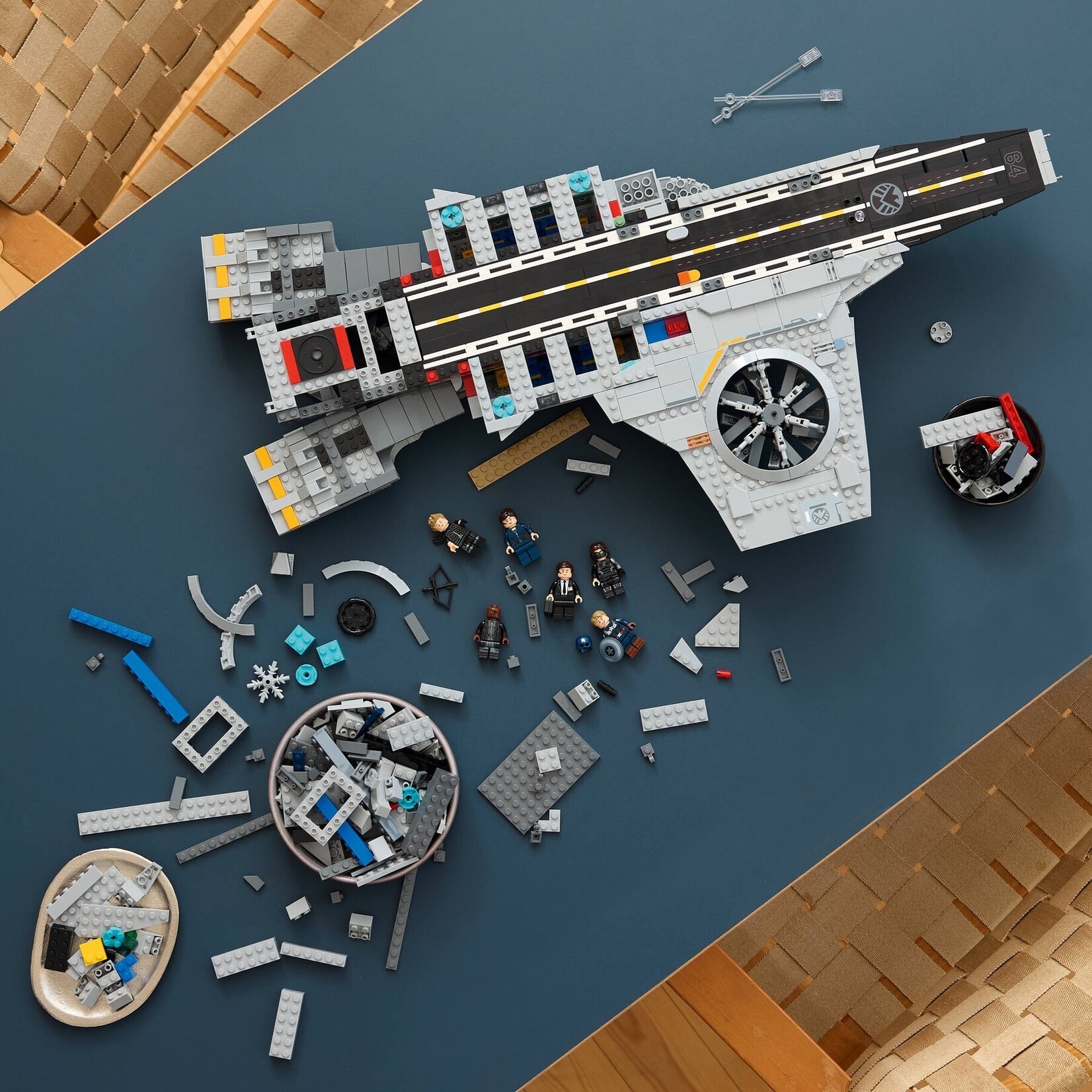 LEGO S.H.I.E.L.D. Helicarrier - 76354