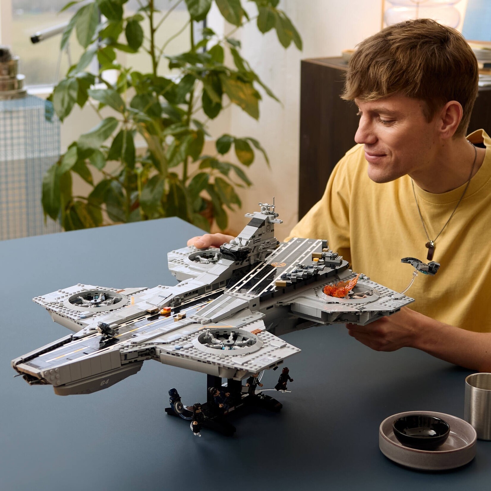 LEGO S.H.I.E.L.D. Helicarrier - 76354