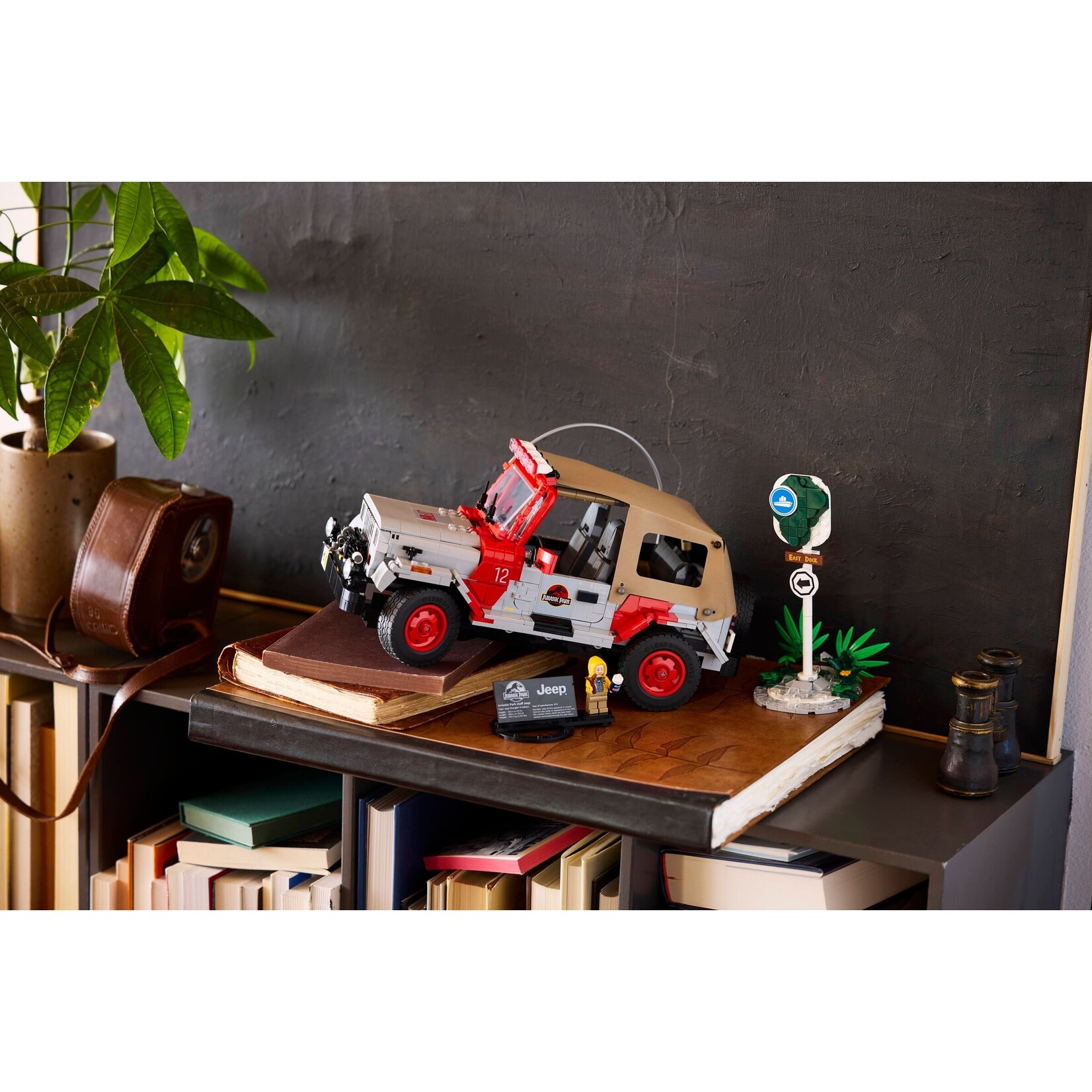 LEGO Jurassic Park Jeep® Wrangler - 77984