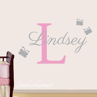 Muursticker naam met vlinders babykamer Muursticker naam met vlinders babykamer