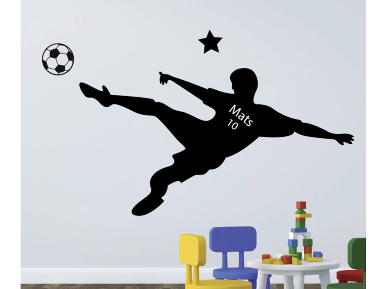 Muursticker stoere voetbal naamsticker kinderkamer jongen