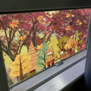 Stickerkamer Statische Raamsticker dubbelzijdig geprint Bosdieren – Dubbelzijdige Herfstdecoratie met Esdoornblad, Vos & Egel Statische Raamsticker dubbelzijdig geprint Bosdieren – Dubbelzijdige Herfstdecoratie met Esdoornblad, Vos & Egel