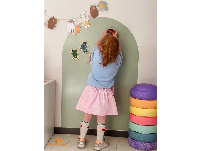 PRE-ORDER (LEVERING 1e WEEK DECEMBER) - Magneetsticker Grateful Green 110cm x 75cm - Montessori - Kado - Kinderkamer