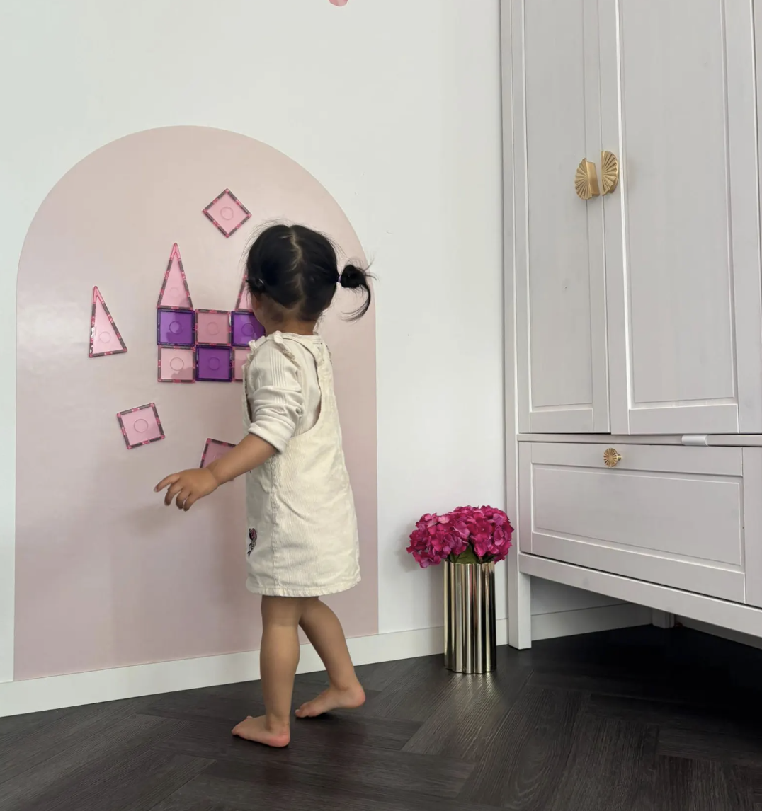 Magneetsticker Powder Pink 110cm x 75cm - Montessori - Kado - Kinderkamer