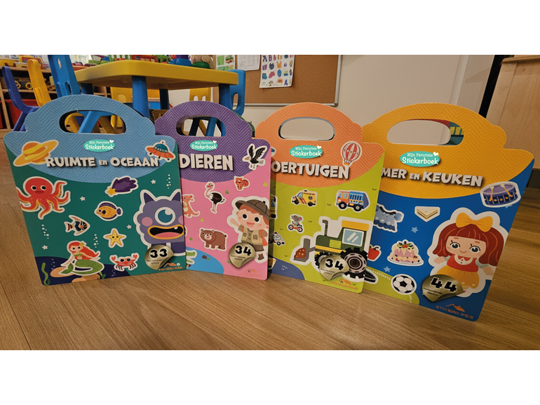 Stickerkamer Herbruikbaar Stickerboek Kinderen: Wasbaar en in 4 Thema’s | Educatief Speelgoed