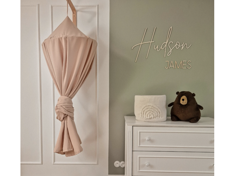 Dubbele naam van hout voor baby en kinderkamer
