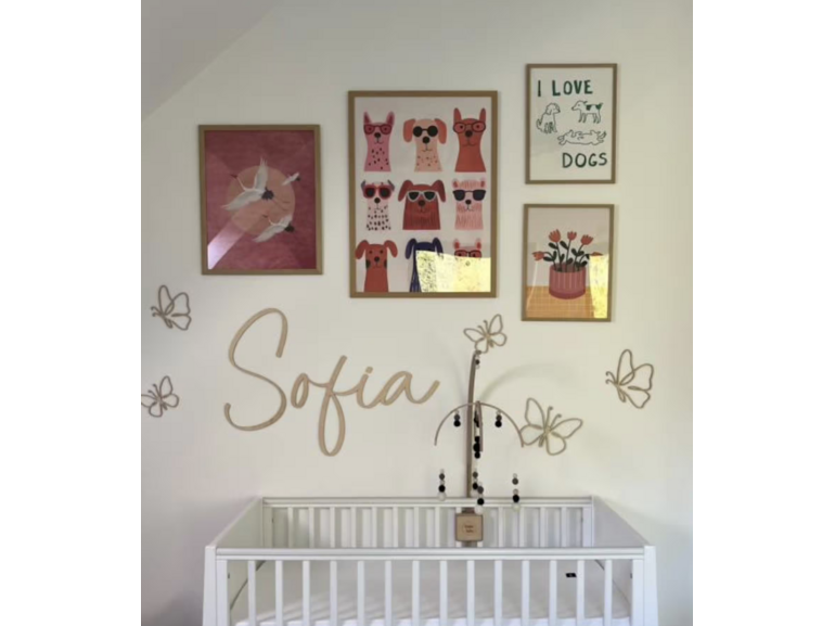 Houten naam met Vlinders voor baby en kinderkamer Houten naam met Vlinders voor baby en kinderkamer