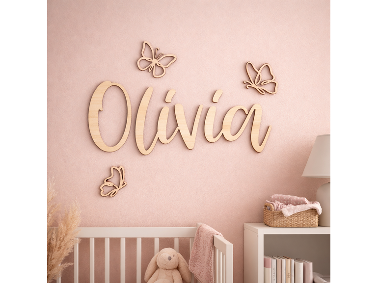 Houten naam met Vlinders voor baby en kinderkamer Houten naam met Vlinders voor baby en kinderkamer