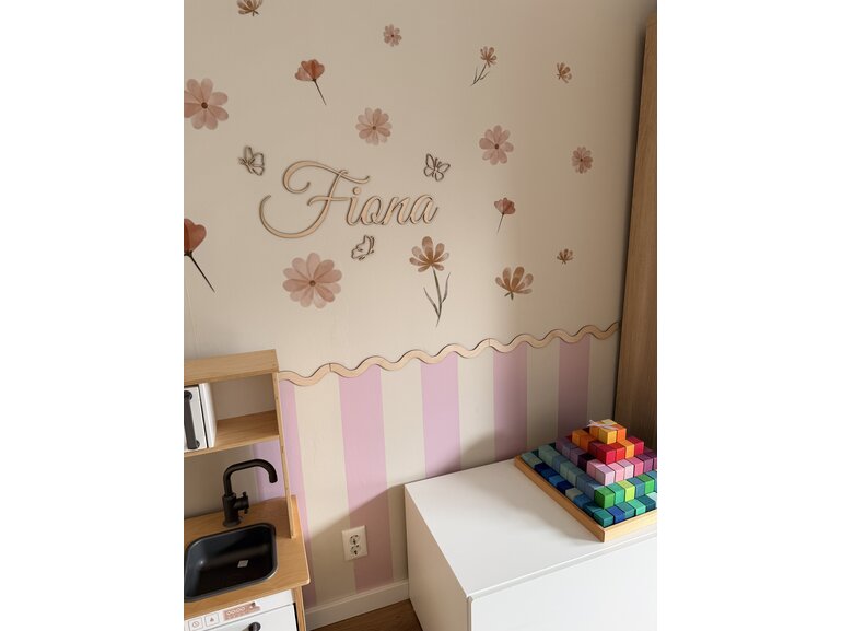 Houten naam met Vlinders voor baby en kinderkamer