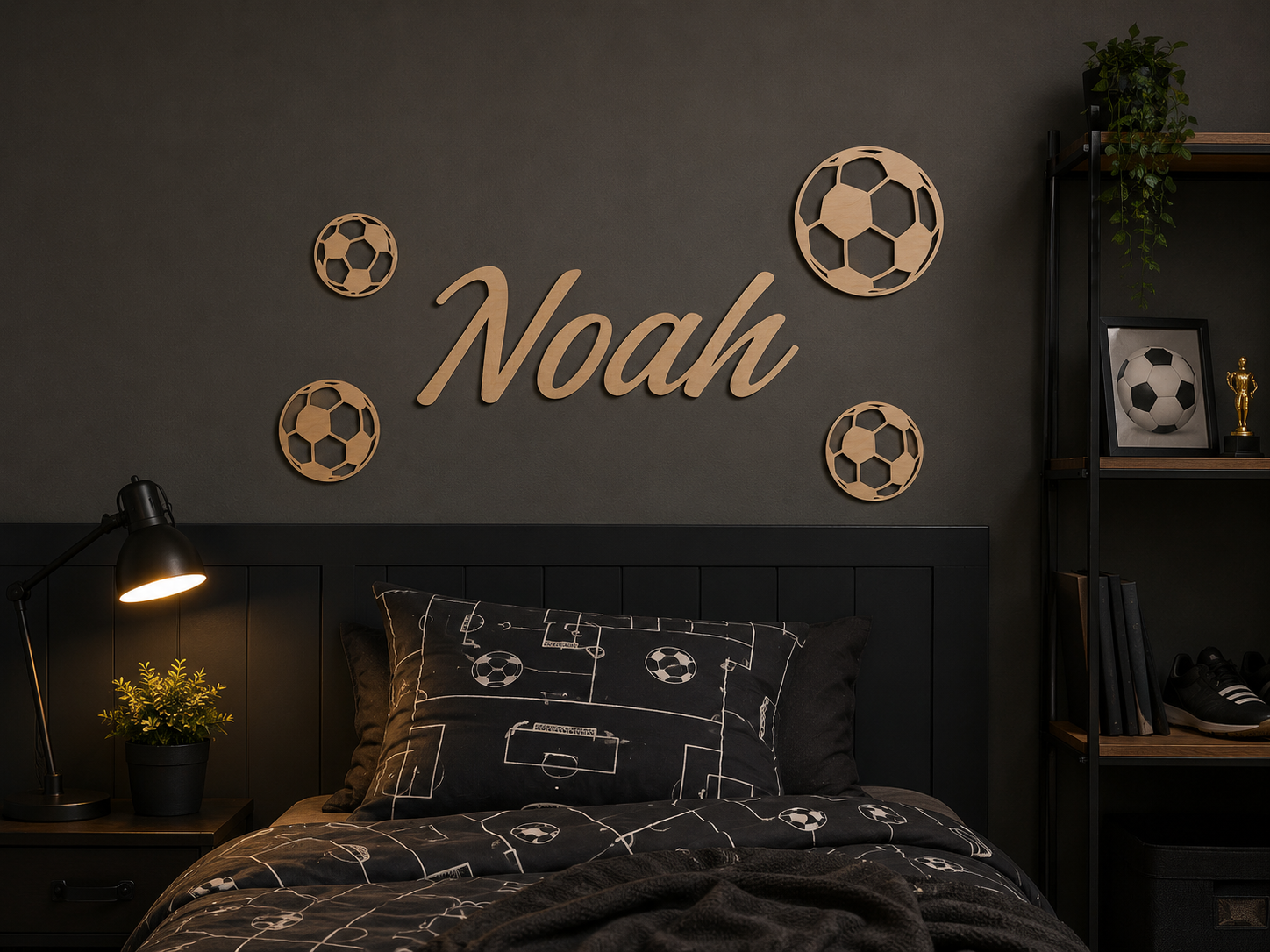 Houten voetballen met naam gepersonaliseerd