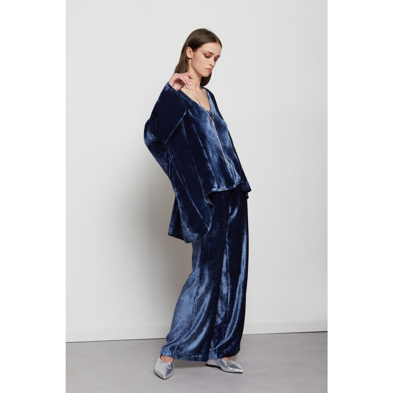 Ottod'Ame DG5952 kimono jasje in anthraciet velours 82% rayon en18% PA