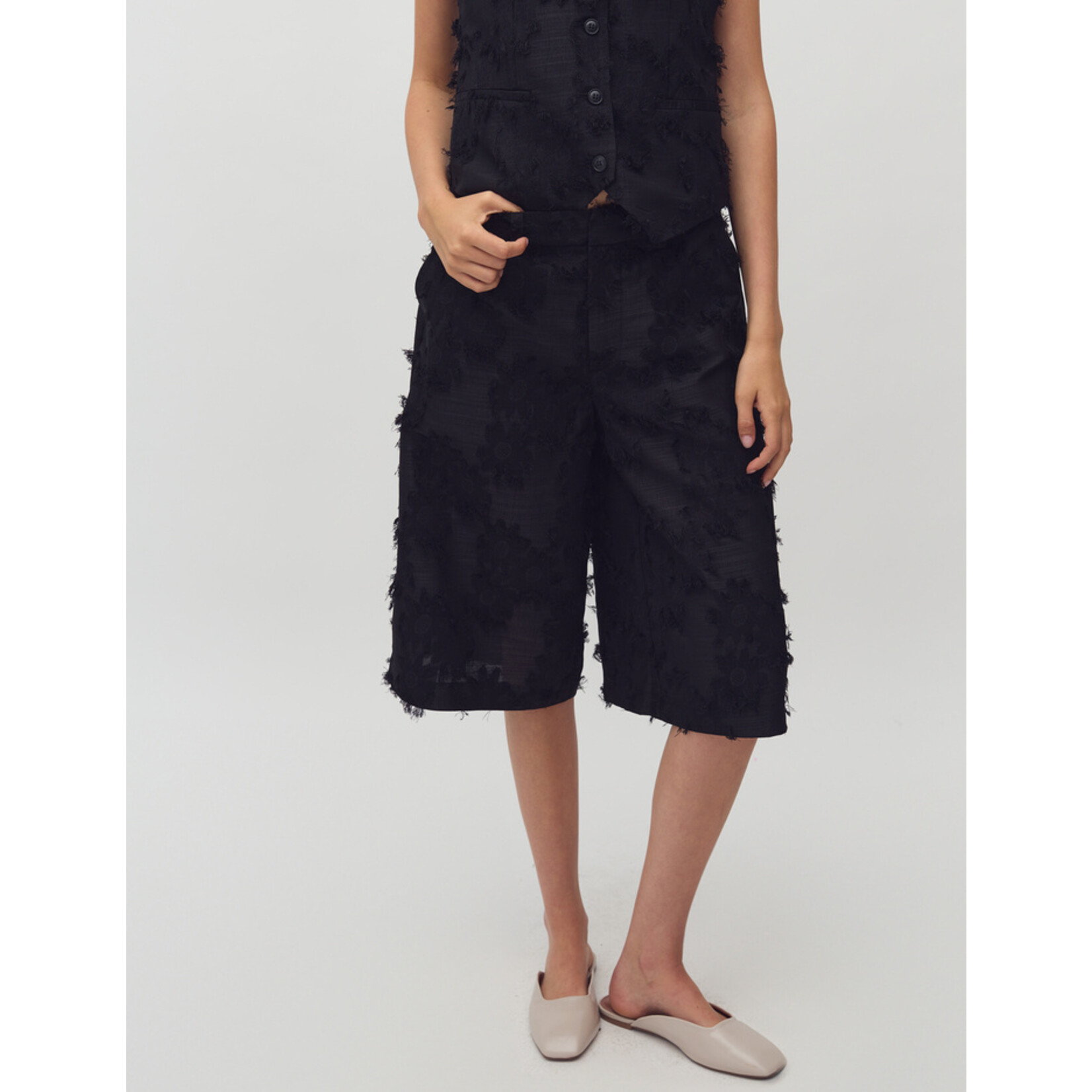 mbyM Cavia 61910229 bloomilla  bermuda in zwart 100% polyester
