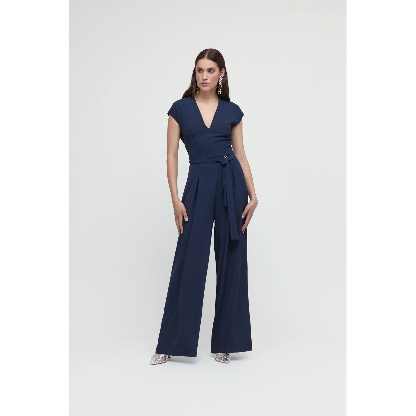 Même Road M8469P jumpsuit, 94% polyester en 4% elastan.