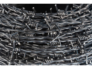 Natuurgaas Puntdraad Natuurplast zwart 200 m