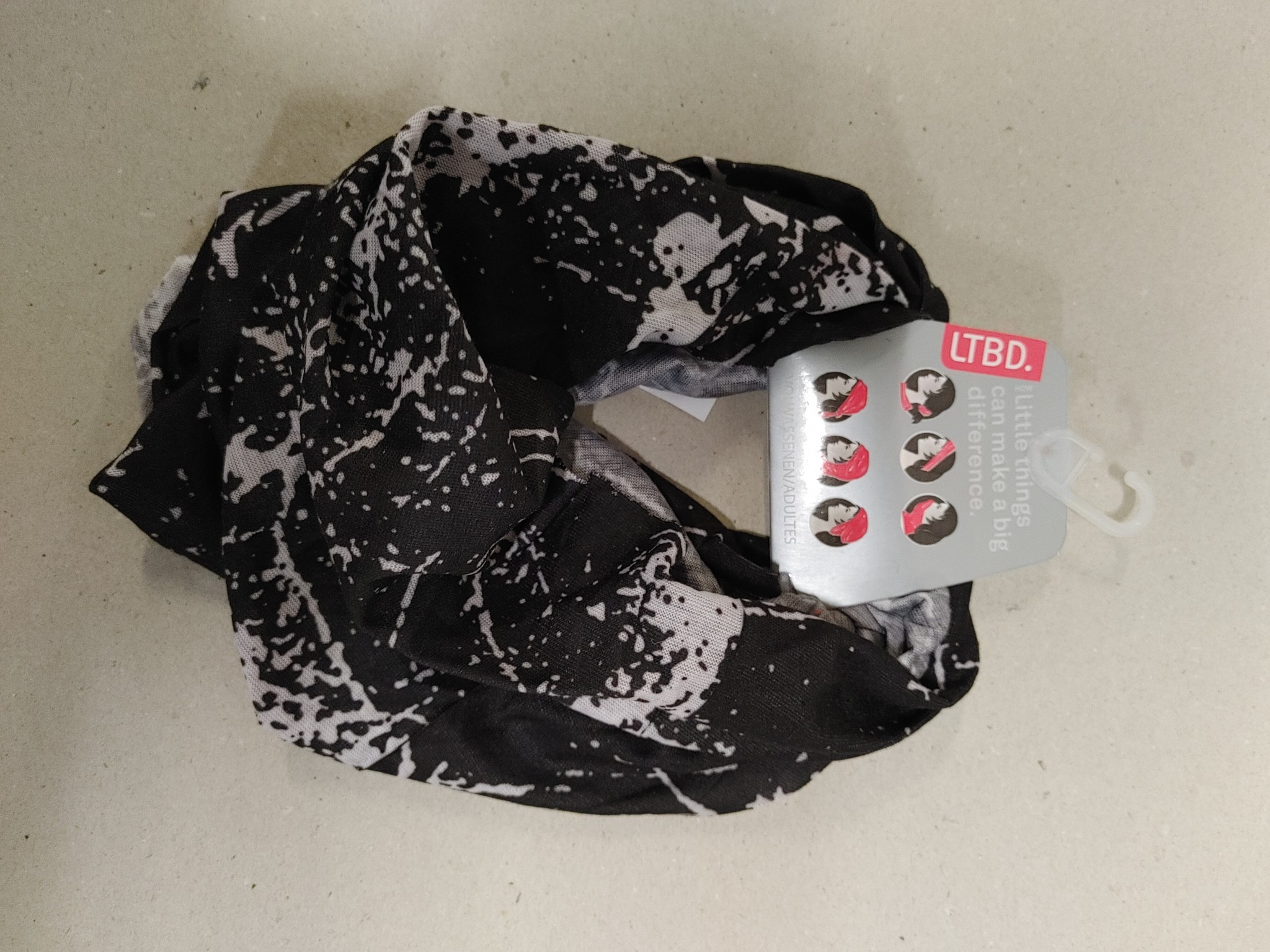 Buff sjaal zwart wit