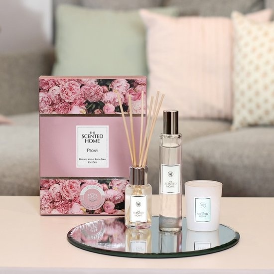 Houtige & Fruitige Geurstokjes Peony met verstuiver , roomspray en geurkaars