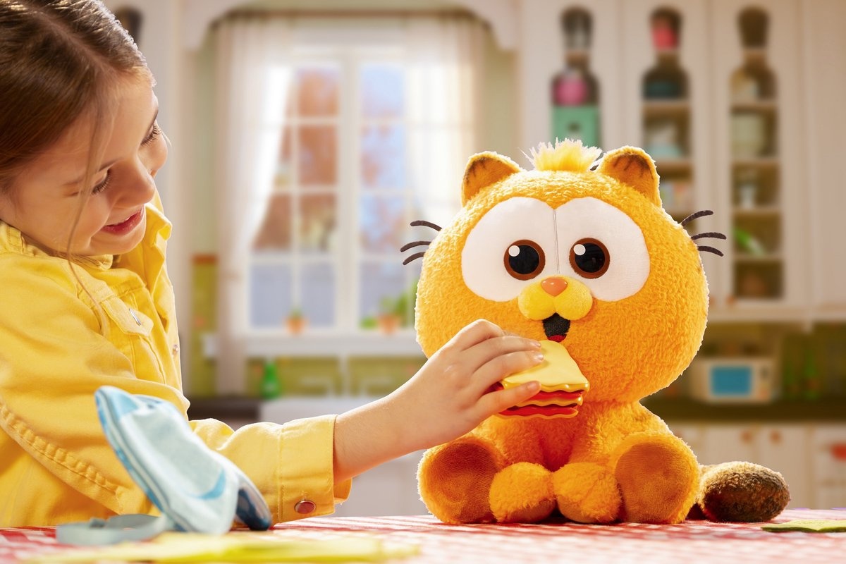 Animagic Garfield - Baby Garfield Feature Pluche - Interactieve Knuffel - 27 centimeter - Inclusief geluiden