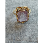 Vintage & Occasion  Occasion gouden ring met achthoekige amethist