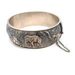 Vintage & Occasion  Occasion bangle armband met geciseleerde olifanten