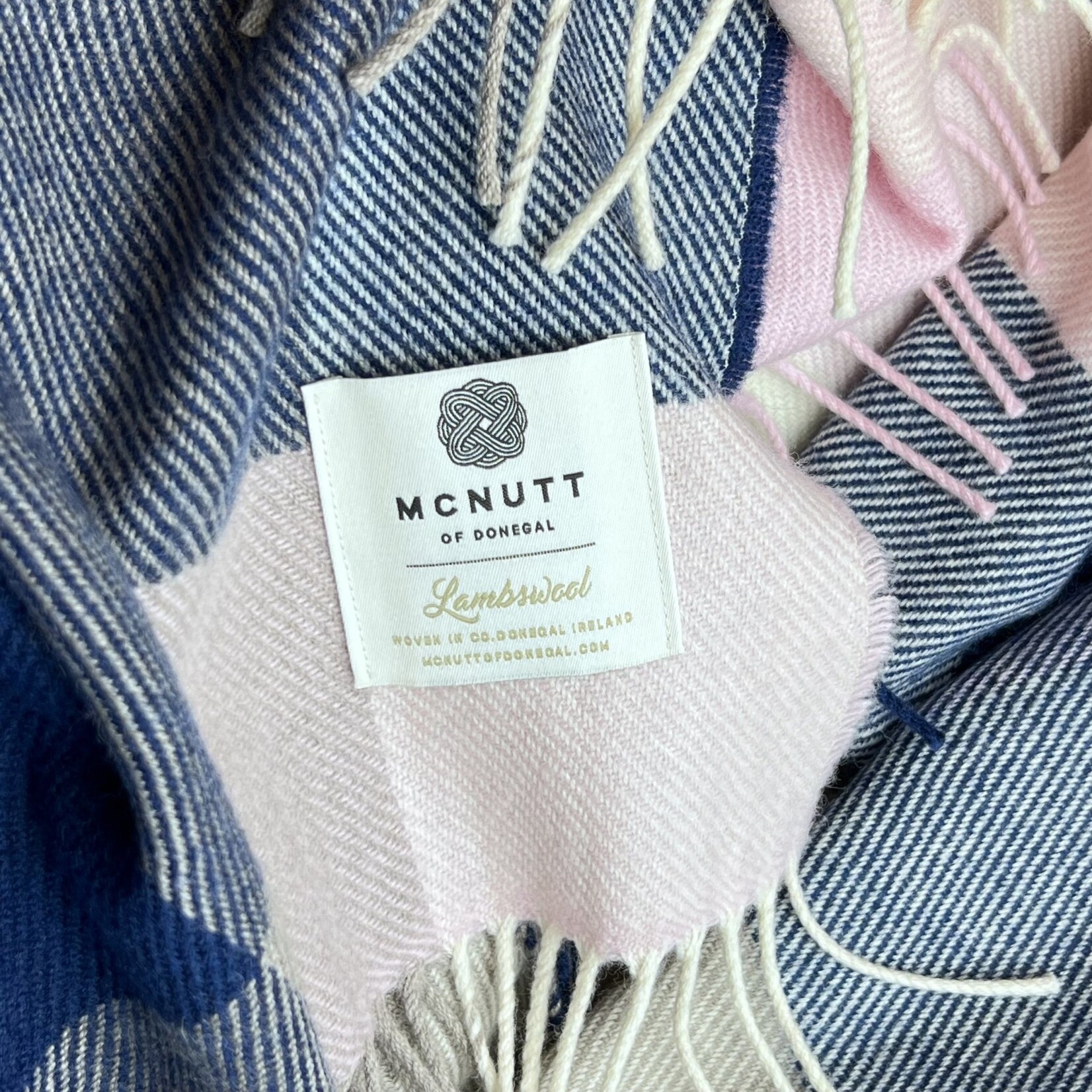 McNutt of Donegal McNutt Lamswol Deken Block 200 x 145 cm
