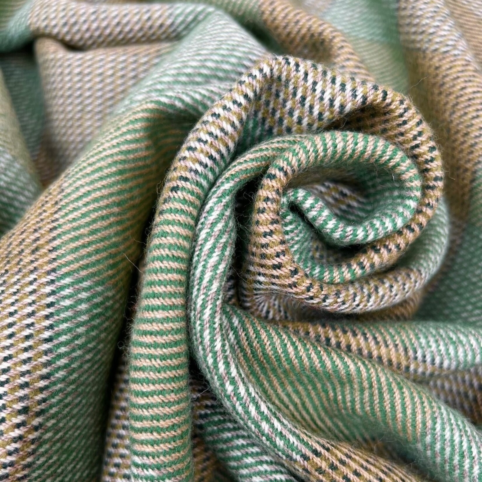 McNutt of Donegal McNutt Lamswol Deken Block 200 x 145 cm