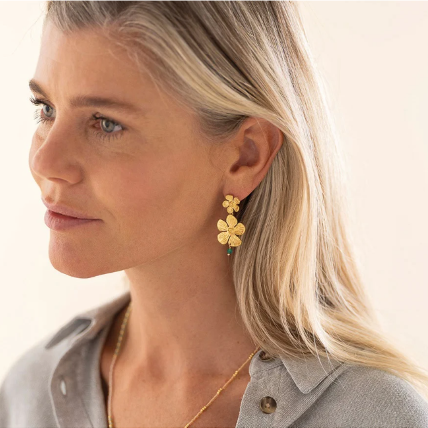 A Beautiful Story A Beautiful Story Expressive Oorstekers messing verguld