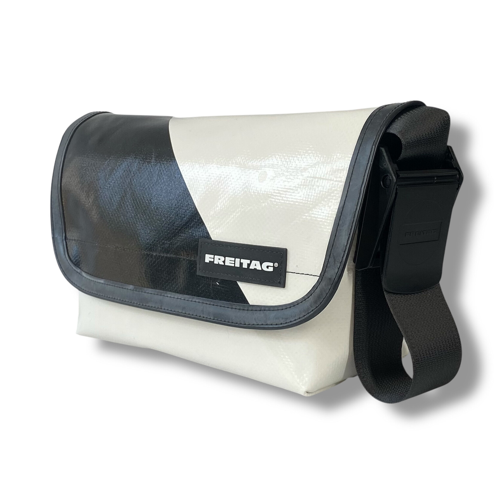 FREITAG F41 HAWAII FIVE-0 Messenger XS