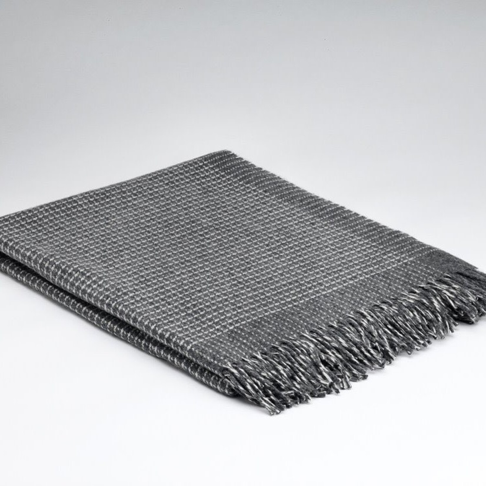 McNutt of Donegal McNutt plaid cashmere/lamswol 200 x 145 cm Alpine Limestone