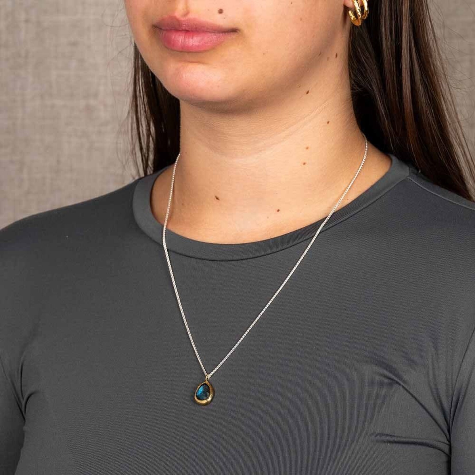 Jéh Jewels Jeh Jewels collier zilver oxy met grote druppel verguld met labradoriet 21499