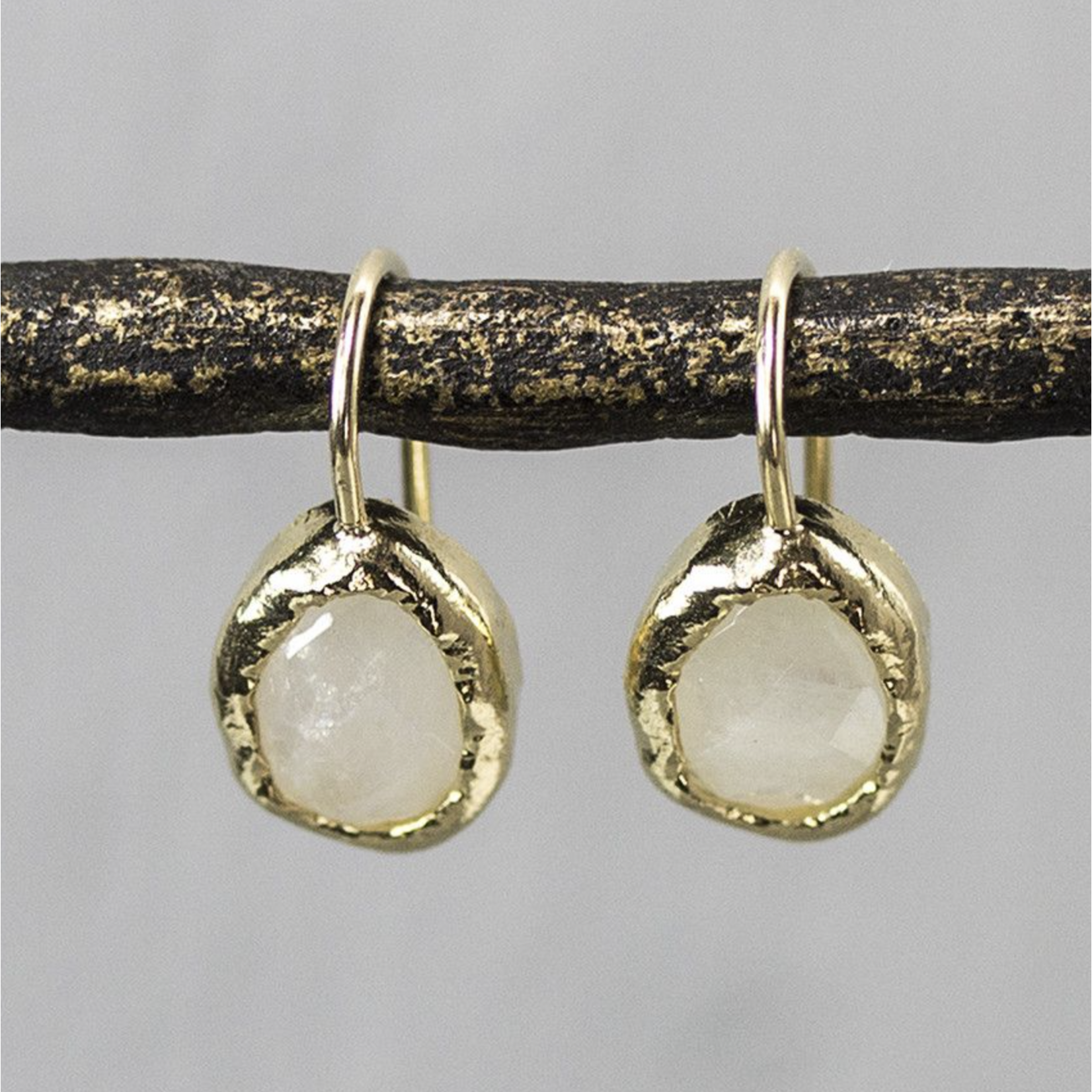 Jéh Jewels Jeh Jewels oorhangers zilver verguld met maansteen ovaal 20187