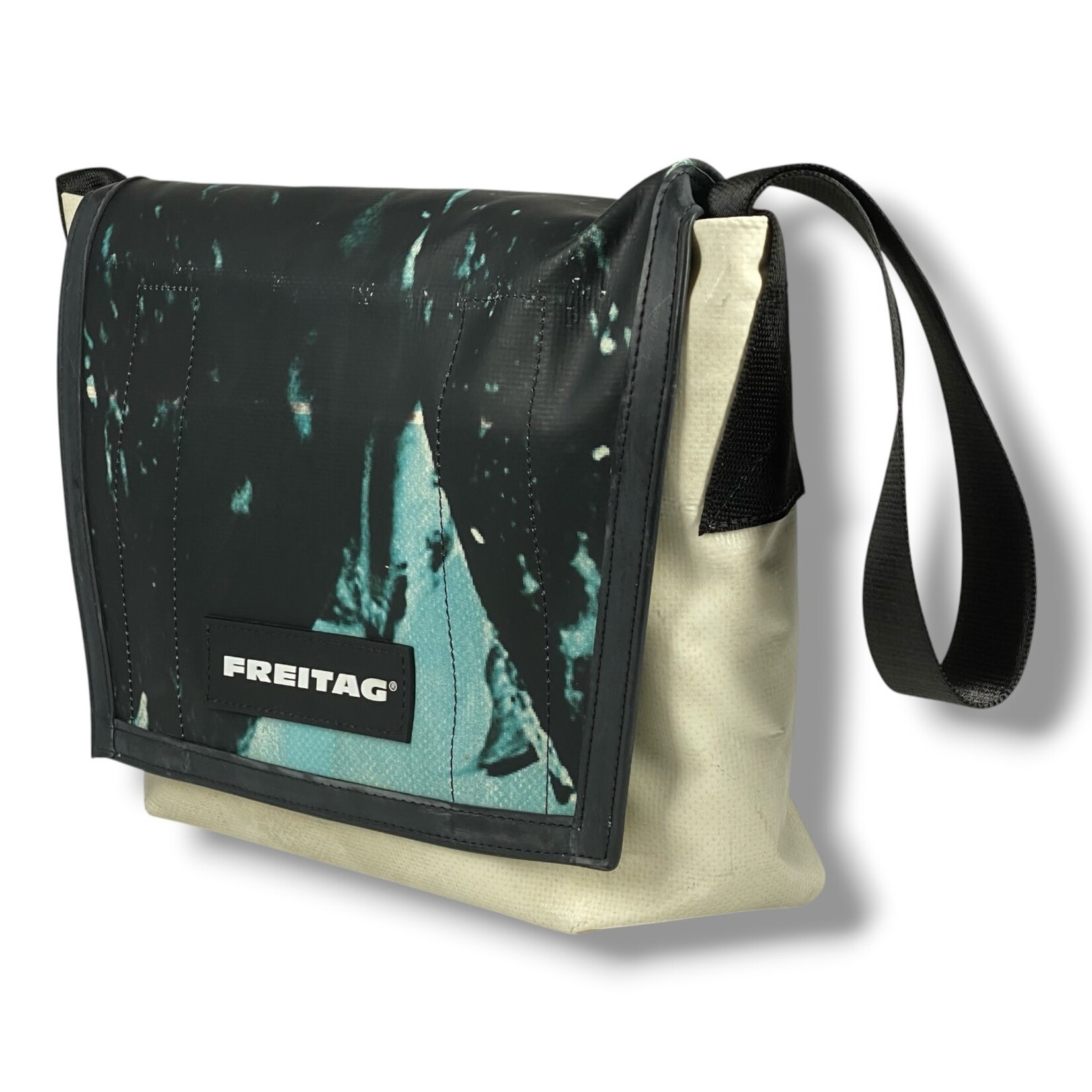 FREITAG F11 LASSIE Messenger S