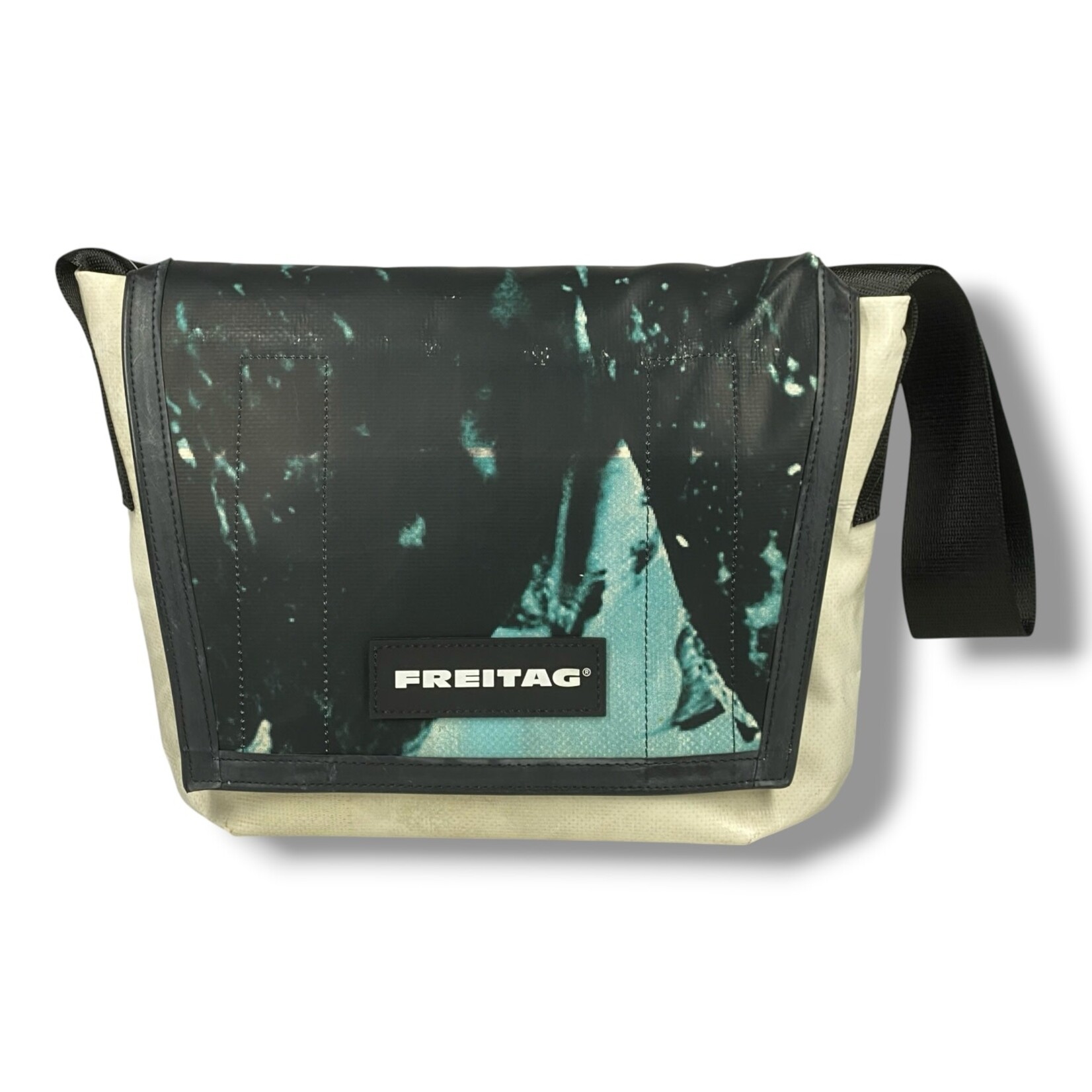 FREITAG F11 LASSIE Messenger S