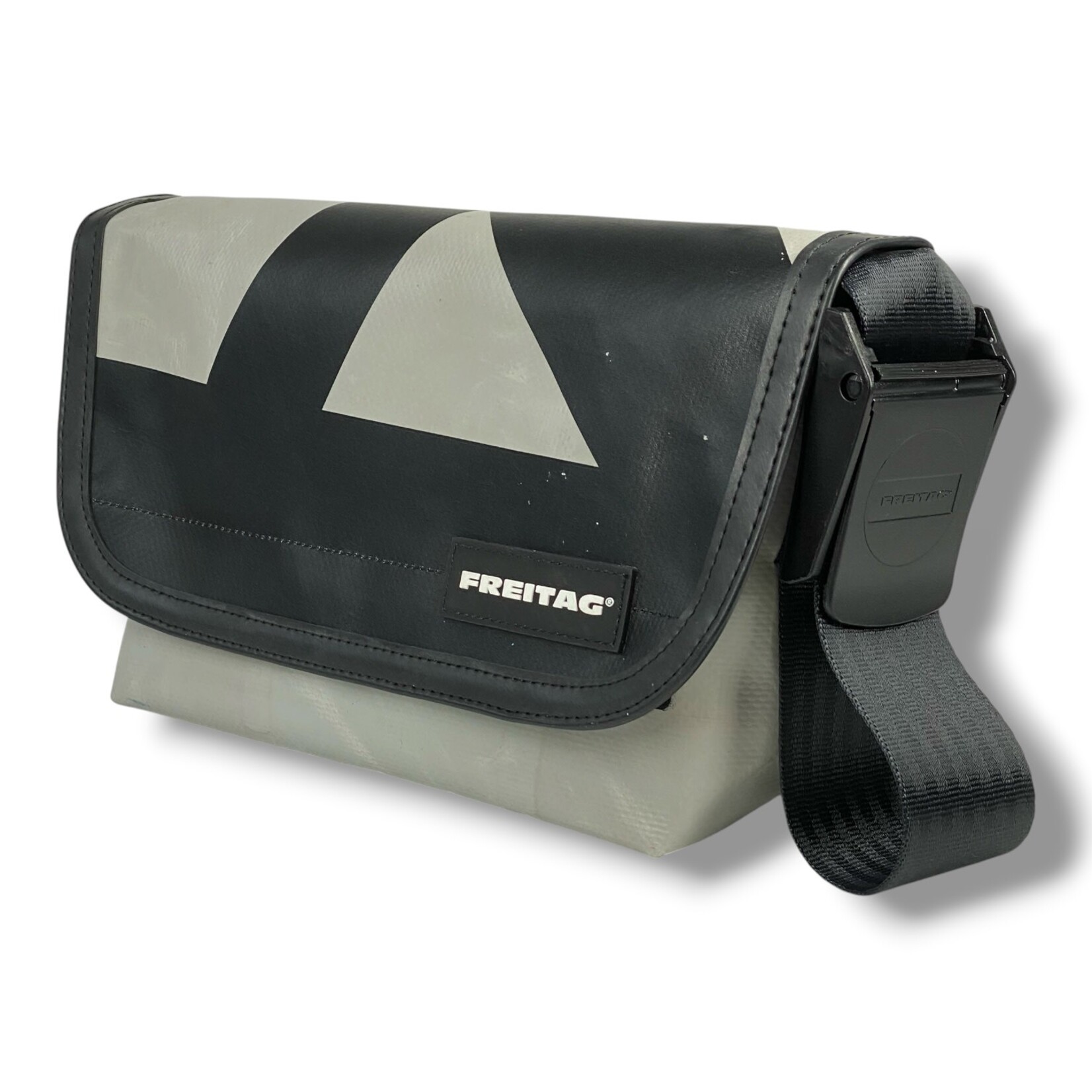 FREITAG F41 HAWAII FIVE-0 Messenger XS