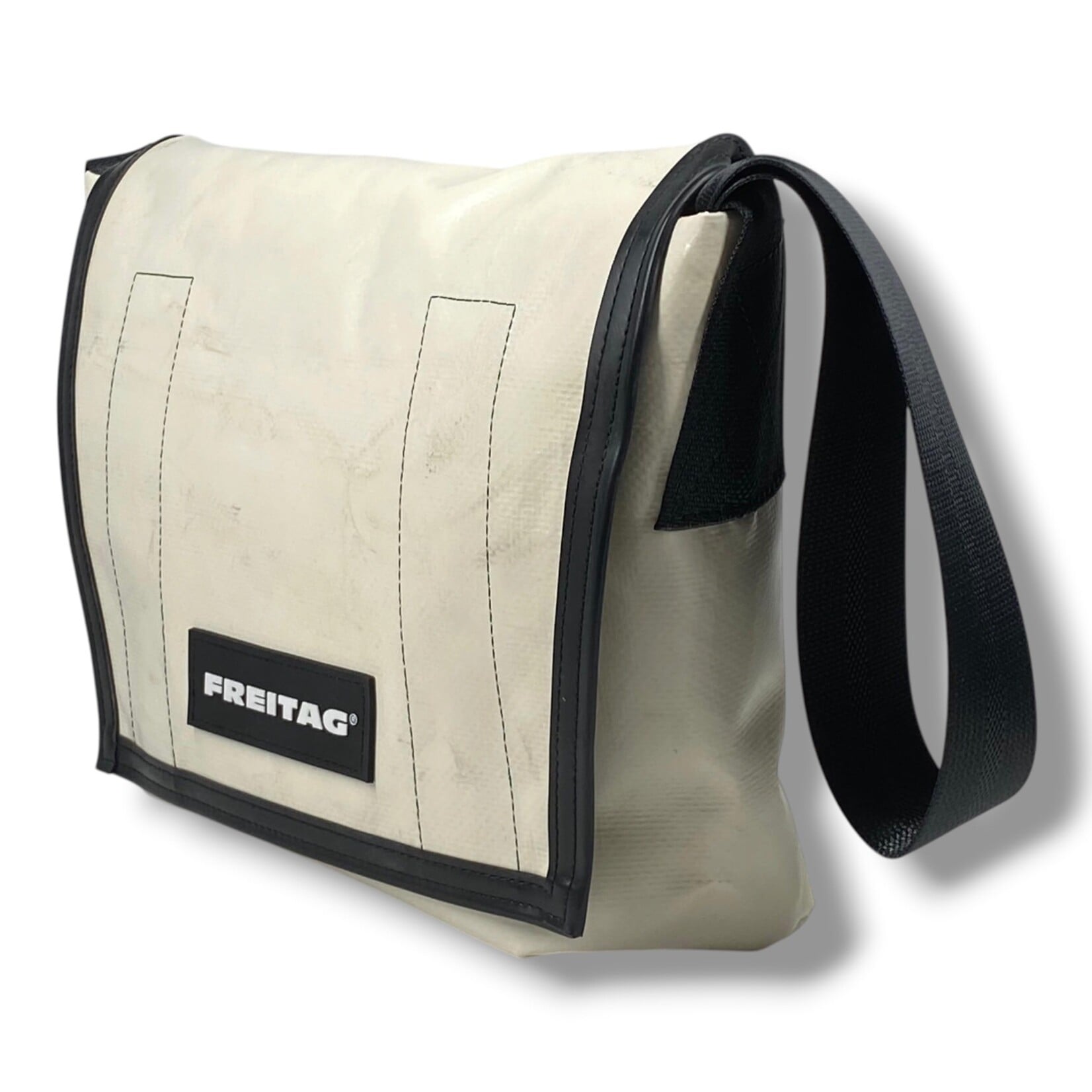 FREITAG F11 LASSIE Messenger S