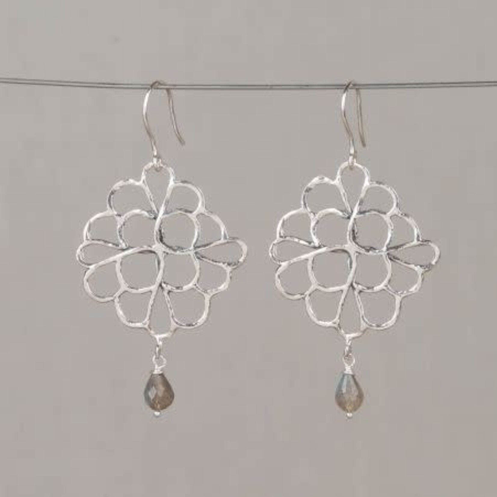 Jéh Jewels Jeh Jewels oorhangers zilver bloem met labradoriet 21702