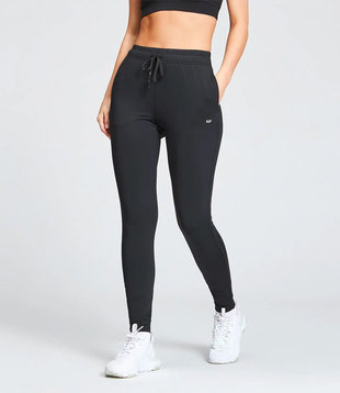 Essentials training jogger